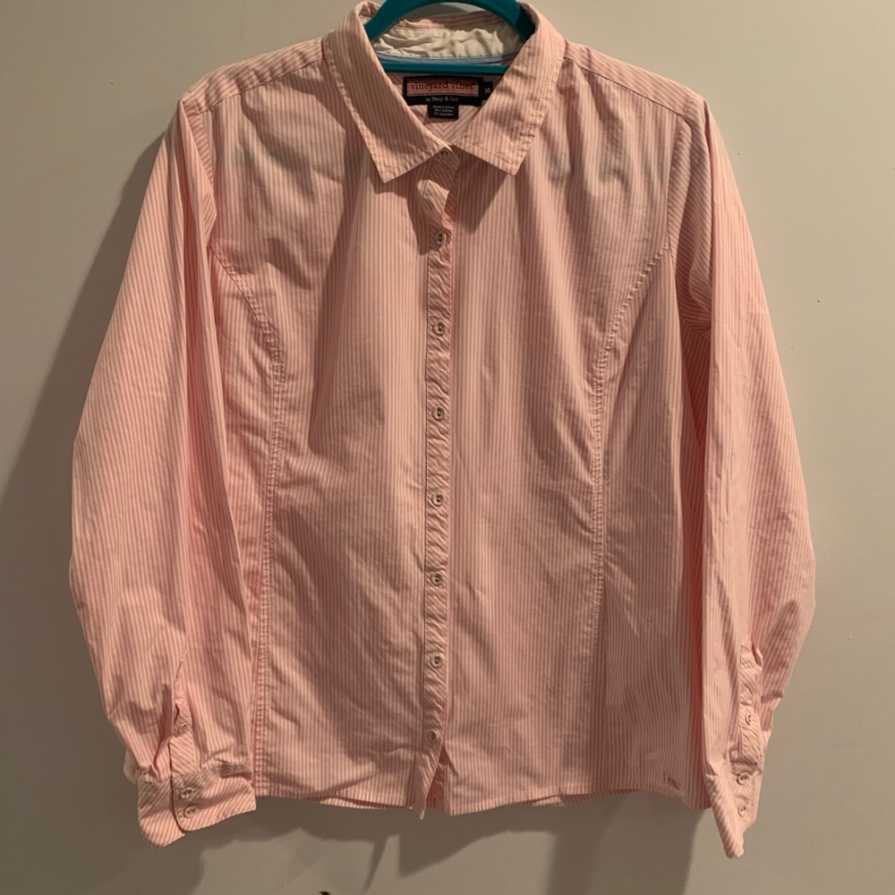 Vineyard vines button down shirt